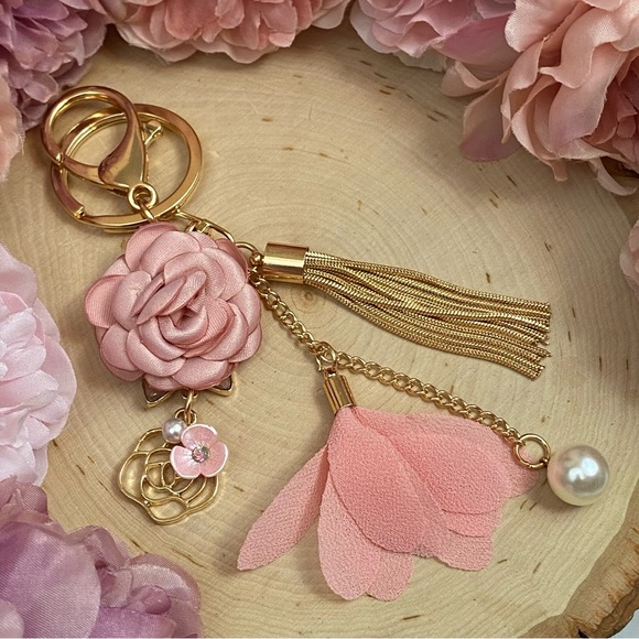 Pink Flower Gold Fringe Pearl Keychain Charm - Picture 7 of 13